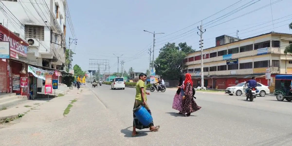 চুয়াডাঙ্গায় মাঝারি তাপপ্রবাহে হাঁসফাঁস অবস্থা